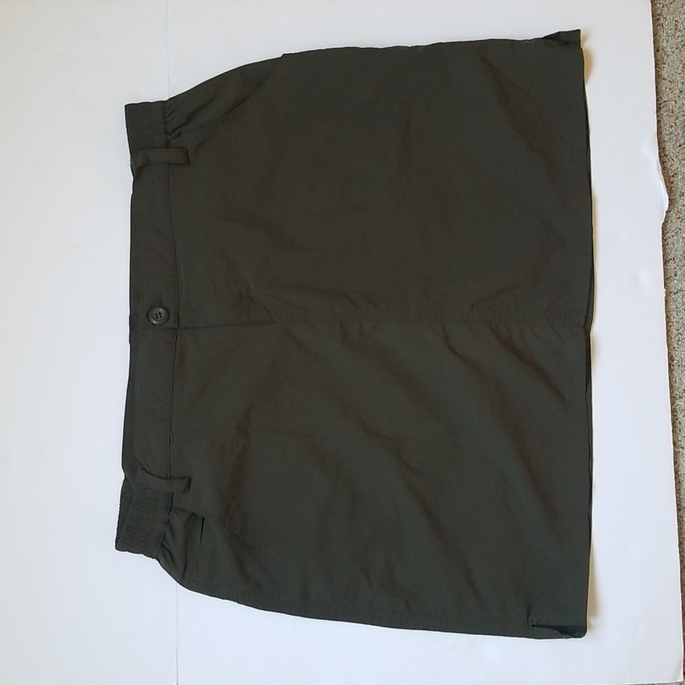 Willit skort khaki green polyester zip pockets